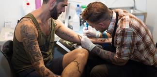 Blackout Tattoo - Bedeutung und Erklärung - Tattoo Szene