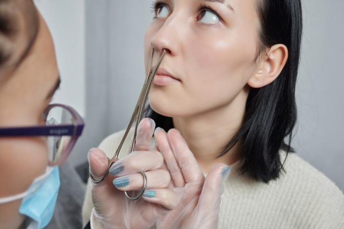 Entzündetes Nasenpiercing Top-Tipps und wirksame Mittel für schnelle Linderung! Entzündetes Nasenpiercing Top-Tipps und wirksame Mittel für schnelle Linderung!