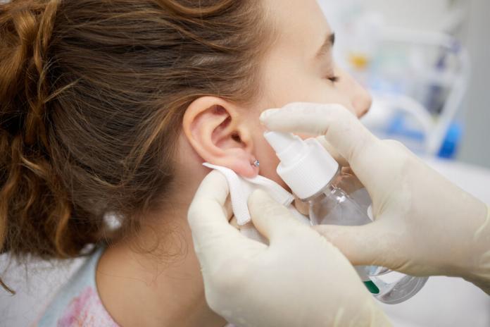 Selbst zum Piercing Ohrloch selber stechen Das solltest du wissen, bevor du den Selbstversuch wagst 