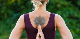 12 Motiv Ideen Dezente Rücken Tattoo Inspiration für stilbewusste Frauen