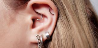 Rook Piercing Schmuck, Materialien, Schmerzen, Gefahren & Profi-Tipps im Überblick