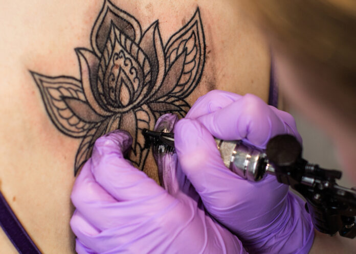 Tattoo Rücken Frau Inspirierende Ideen für individuelle Kunst am Körper Tattoo Rücken Frau Inspirierende Ideen für individuelle Kunst am Körper
